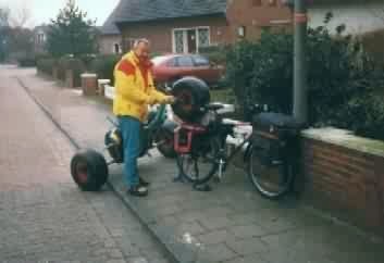 Ralf vor der Abfahrt zum Training amStrand